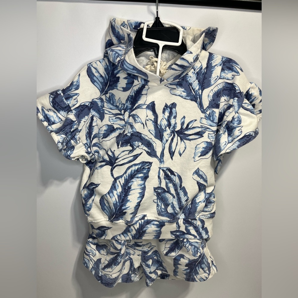Jessica Simpson Blue Floral Hoodie Top and shorts Girls size 6